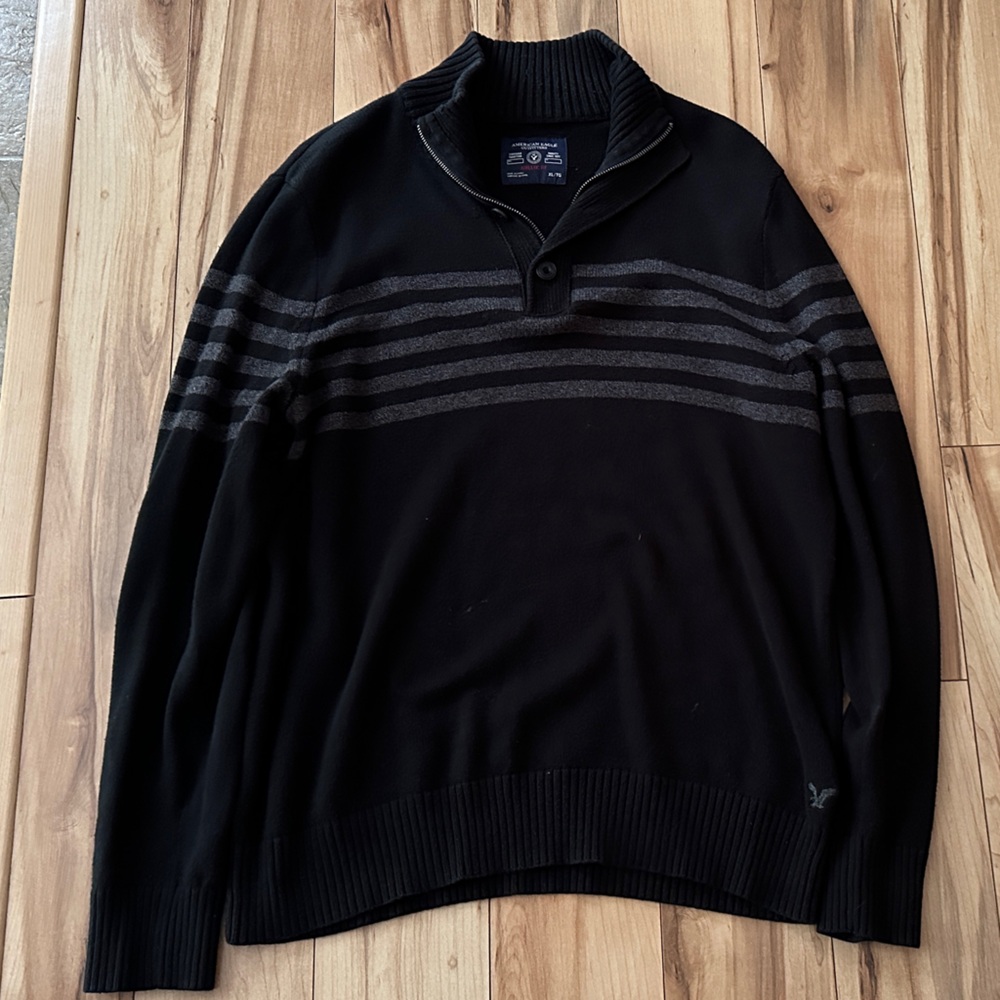 American Eagle Outfitters Black and Gray Men's Sweater